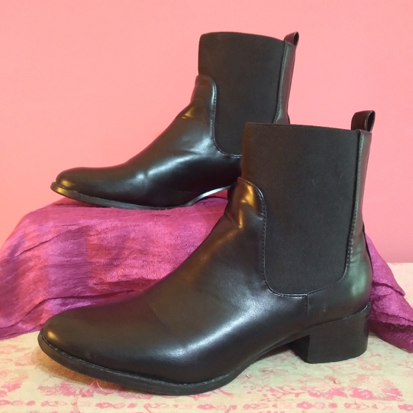 (Vegan) Etienne Black Chelsea 'Jensen' boot - size 9 (non-leather) - Picture 12 of 12